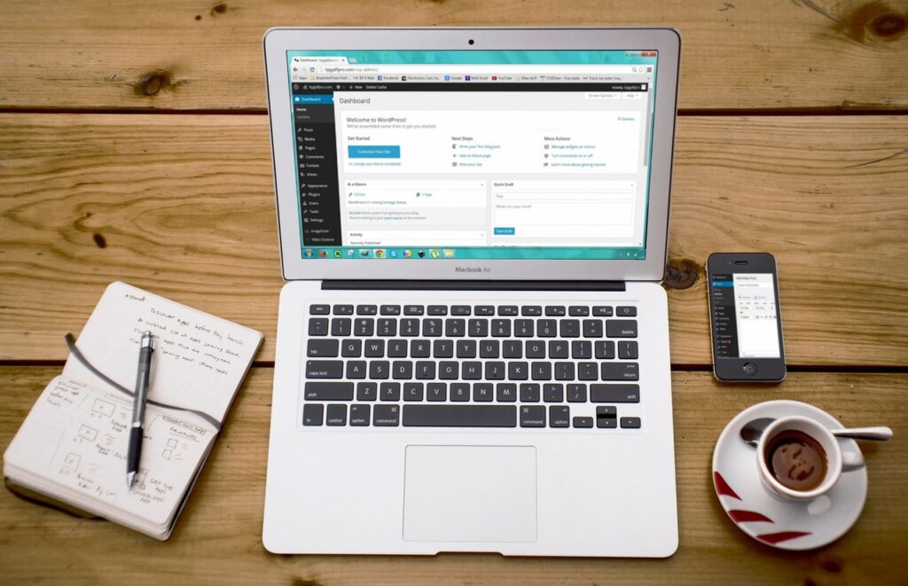 Plusy i minusy stron opartych o WordPress-a