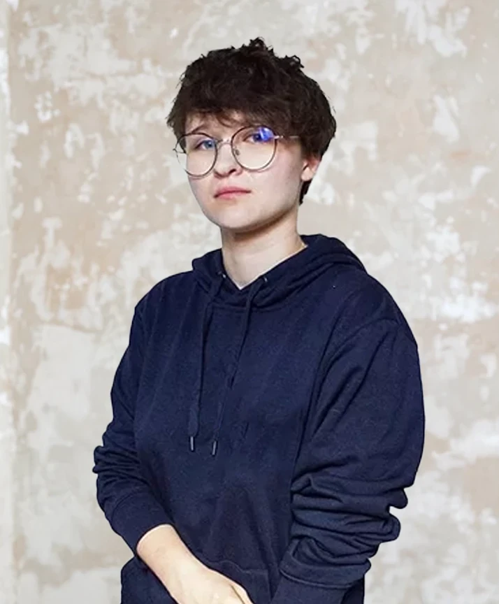 Julia Troszczyńska Graphic & UI Designer